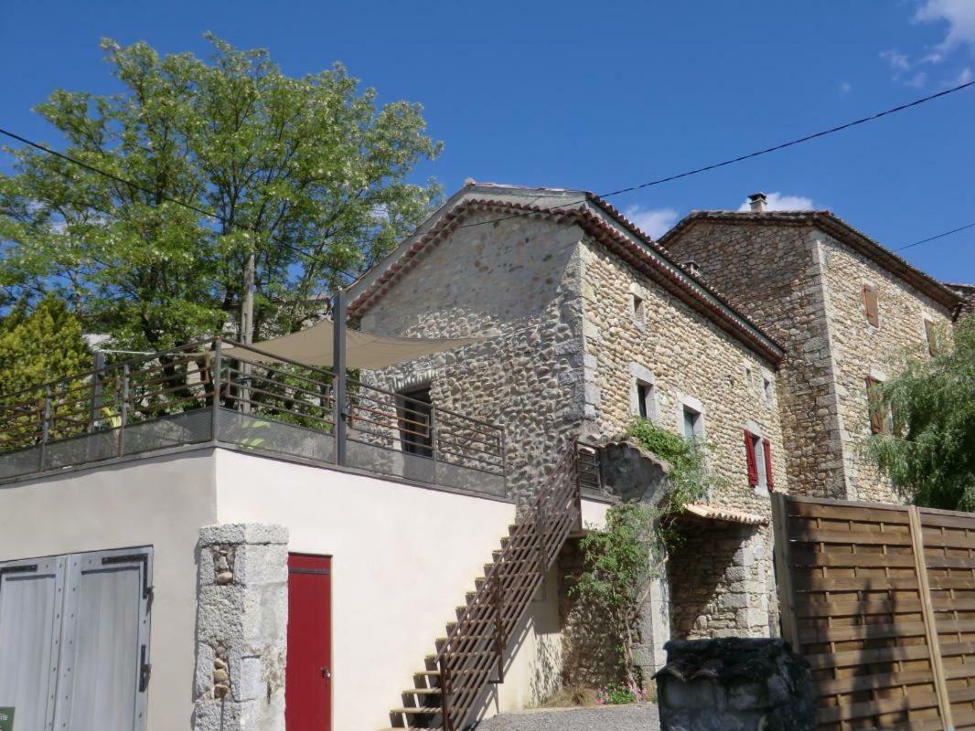 L'Envol Des Papillons Villa Grospierres Exteriör bild